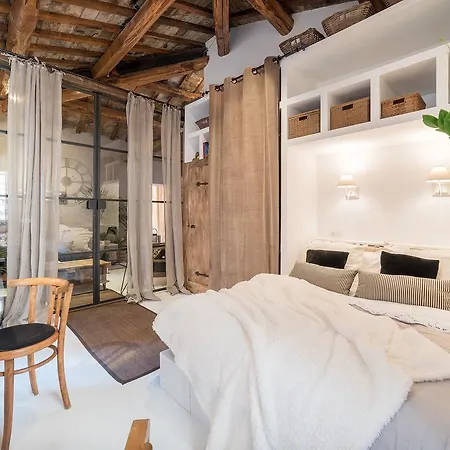 Loft&terrace - Elevated Elegance At Navona Apartment