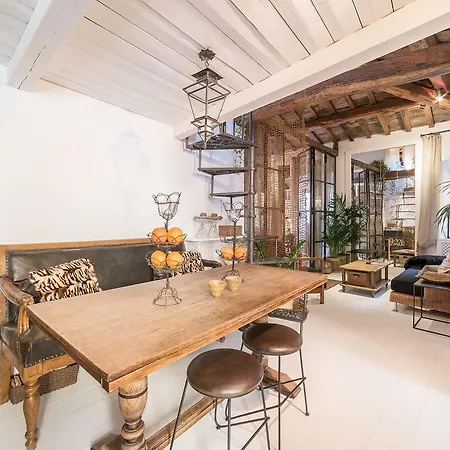Loft&terrace - Elevated Elegance At Navona Apartment *